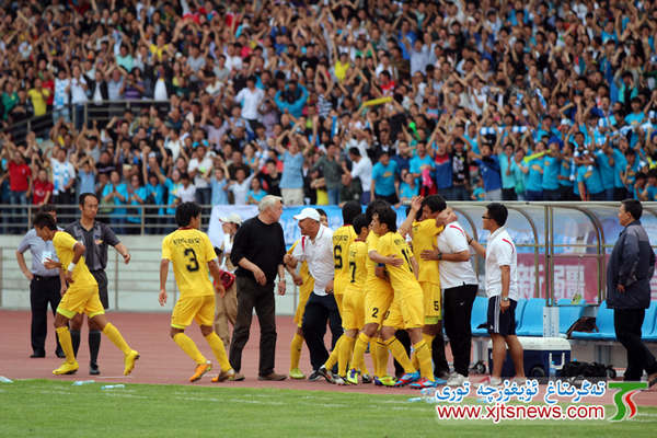  第戎主场球迷营造魔鬼氛围，助力球队逆转击败尼姆